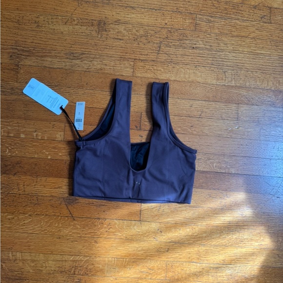 NWT Varley Always Delta Bra in Raisin Size M - Picture 5 of 5